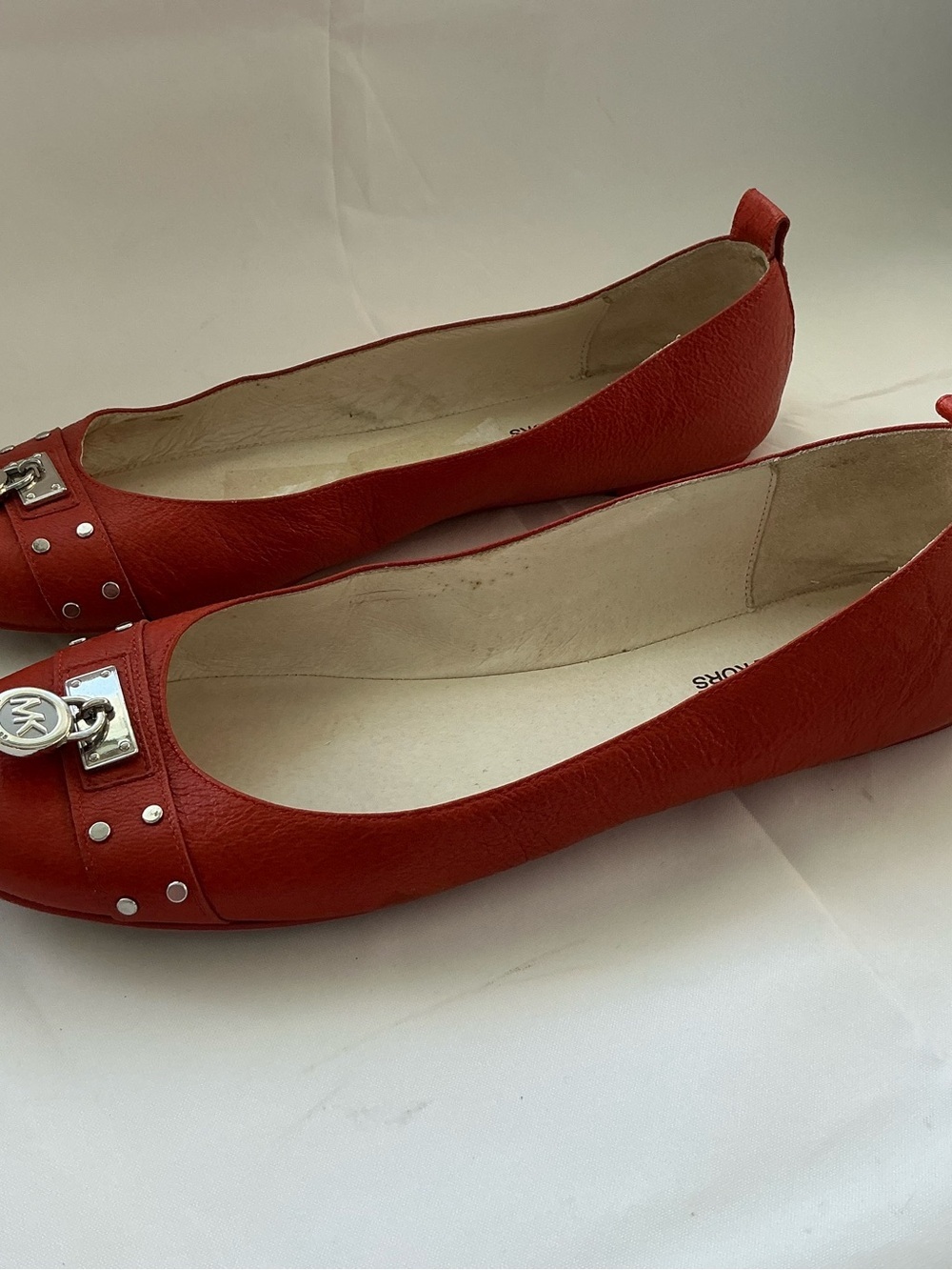 Michael Kors Red Leather Ballet Flats Logo Pendant Hamilton padlock shoes - Picture 2 of 6